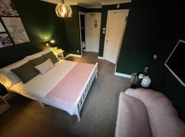 Ye Olde Crown, hotel sa Edenbridge