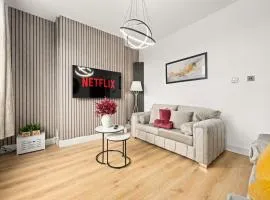 Modern and Comfy 3 Bed Manchester Home near Etihad and Coop Live Arena