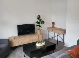 Sleek 1 Bed Flat near Warwick Castle with Parking