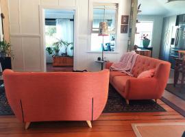 Kyogle's White House - 2 or 3 Bedrooms – hotel w mieście Kyogle