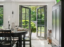 Scandinavian Bohemian On Protected Land, hotel v destinácii Dronningmølle