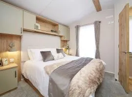 3BR Luxe Coastal Lodge - Sleeps 8- Seabreeze Lodge