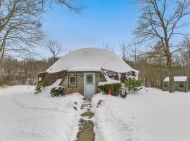 Ski, Snowshoe and Fish Dome Escape in Nature! โรงแรมในวอร์เรน