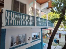 Home Getaway, hotel a Flores