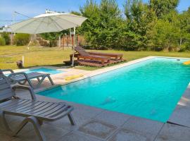 Atardeceres de Exaltacion, Hotel in Pavón