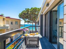 Azurenting - T2 Front de Mer - Clim - Parking, hotel v destinaci Antibes