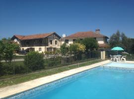 Aou Carde, cheap hotel in Lagarde-Hachan