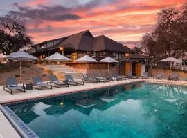 Cathedral by AvantStay Charming Secluded Estate w Sauna Pool Table Views of the Rolling Hills