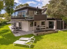 Hosts on the Coast Endeavour Coastal Charm