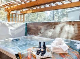 Base Camp by AvantStay, hotel in Sunriver