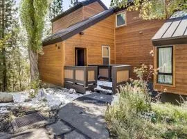 Pinegrove by AvantStay Beautiful Villas Condo just outside Tahoe City