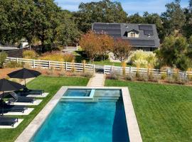 Wine Country Estate by AvantStay Pool Spa Barn, hotel v destinaci Sonoma
