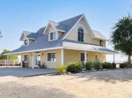 Wine Country Retreat Gorgeous Views Minutes to Wineries