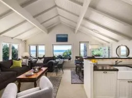 Chapman Cove by AvantStay Gorgeous Beach Bungalow w Sauna