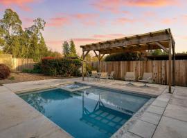 Baker Lane Retreat by AvantStay, hotel em Sebastopol