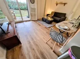 Luxury studio with enclosed garden and private parking