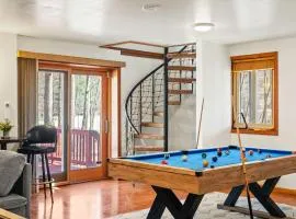 Pirate-Themed Lakefront Home w Kayaks Game Room Views Hidden Treasure Hunt