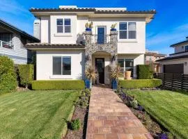 Sunset Serenity by AvantStay Rooftop w Hot Tub Fire Pit 3 Blocks to Beach