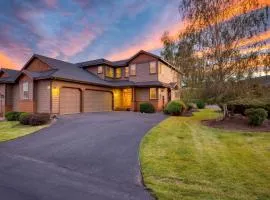 Forest Ridge Loop by AvantStay
