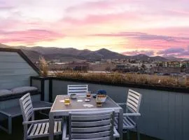 Rooftop Deck w Hot Tub Near Dining Ski Slopes The Lookout by AvantStay