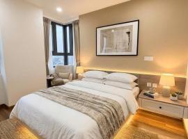 Luxury Urban Apartment in Ho Chi Minh City, hotel u gradu Ấp Chợ