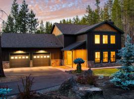 Spring River Retreat by AvantStay, ξενοδοχείο σε Bend