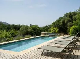 Beautiful Family Home With Pool Near Pigna