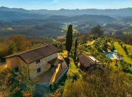 Panoramic Villa With Pool In Lunigiana