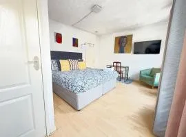 96 Ensuite Bedroom with Bathroom