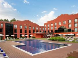 Dolce by Wyndham Barcelona Resort – hotel w mieście Sant Esteve Sesrovires