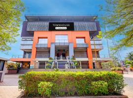 Super Townhouse Nagthane Satara Formerly Matoshree Palace, hótel í Sātāra