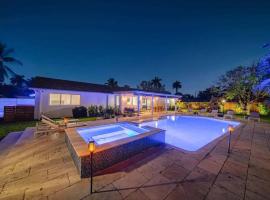Luxury 7BR Villa Vizcaya Pool Sauna Gym Golf, hotell Miamis
