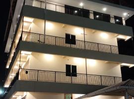 Sansav Garden Resort, hotel i Gurpur