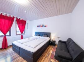 Modernes Apartment mit Balkon, Parkplatz, Waschmaschine für 4-5 Gäste, hotel a Filderstadt