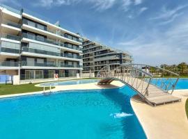 3 Bedroom Gorgeous Apartment In Cabanes, hotel i Cabanes