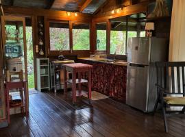 My Mountain Home, hotel sa Taravao