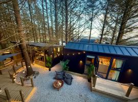 The Secret Garden Glamping Cornwall, ξενοδοχείο σε Cury