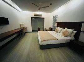 Royal Elitz'z، فندق في تشيناي