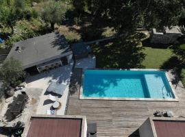 Charming Villa, Private Pool, хотел в Barbaggio
