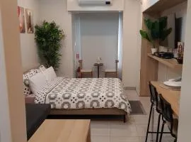 Quezon City Apartment 2 Condo-Hotel with Pool View