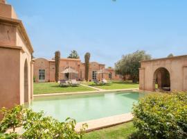 Beautiful Boccara villa, 4 suites and private pool、Chaibateのホテル