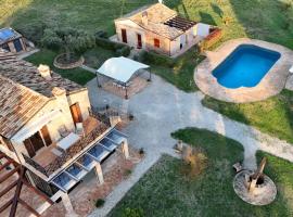 K06 - Trilocale Rosmarino, porzione di villa con piscina, hotel i Castelfidardo