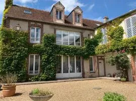 Comfort and Quiet Getaway by the Eure