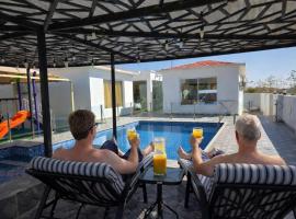 Wadi Bani Khalid - Al Joud Green Hostel, Hotel in Dawwah