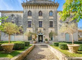 Le Château De Christin - Avec piscine, Hotel in Boisseron