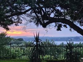 Hillton Manor Guest House, hotelli kohteessa Richards Bay