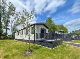 Bumble Lodge, Hotel in Landford
