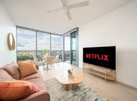 Queens Wharf 1B plus Study apt - level 29 City view