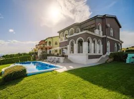 Villas at Lighthouse Golf by Parnas Estate