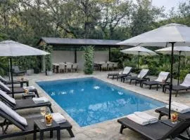 Ninas Pool Residence I